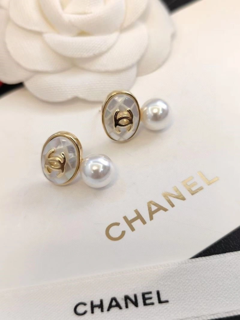 Unisex Chanel Earrings 222498
