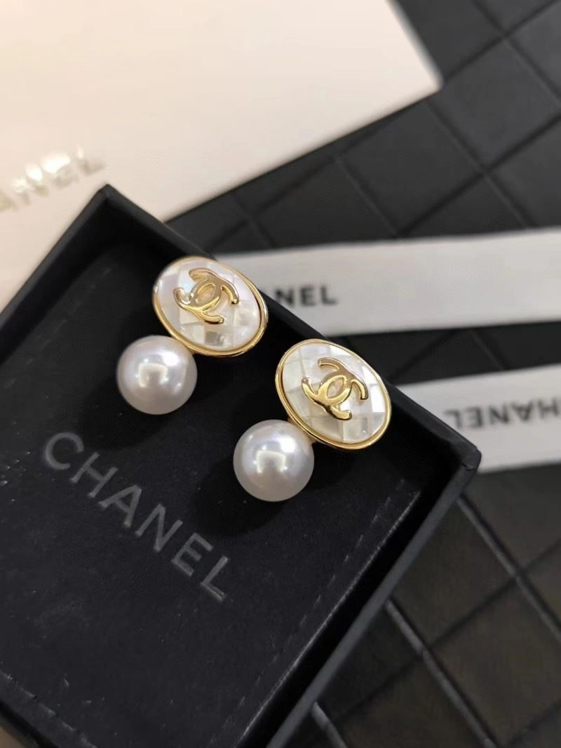 Unisex Chanel Earrings 222498