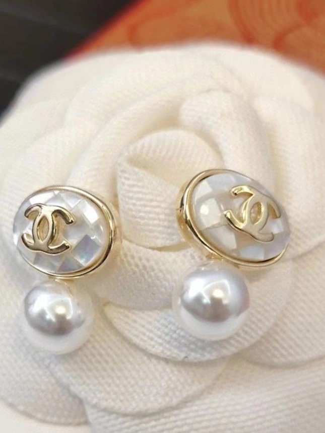 Unisex Chanel Earrings 222498