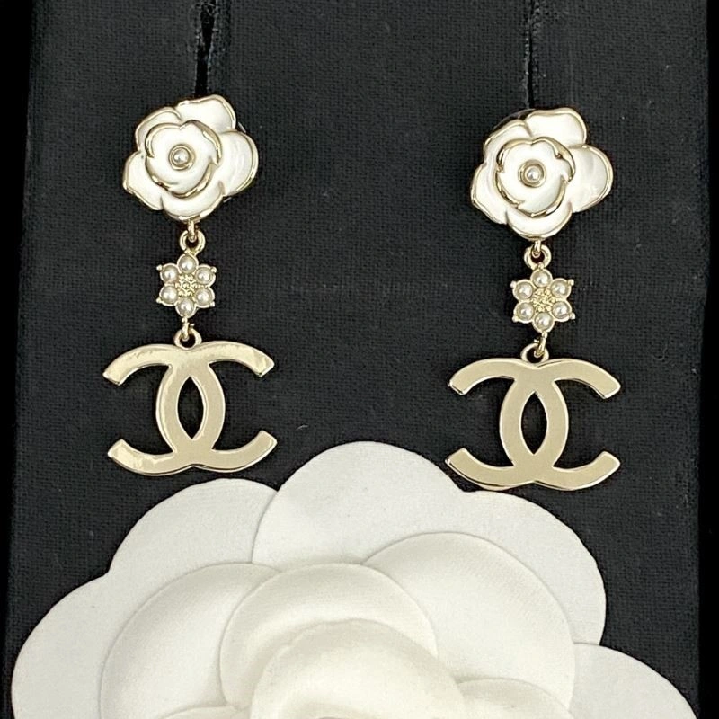 Lightweight Chanel Earrings 222502