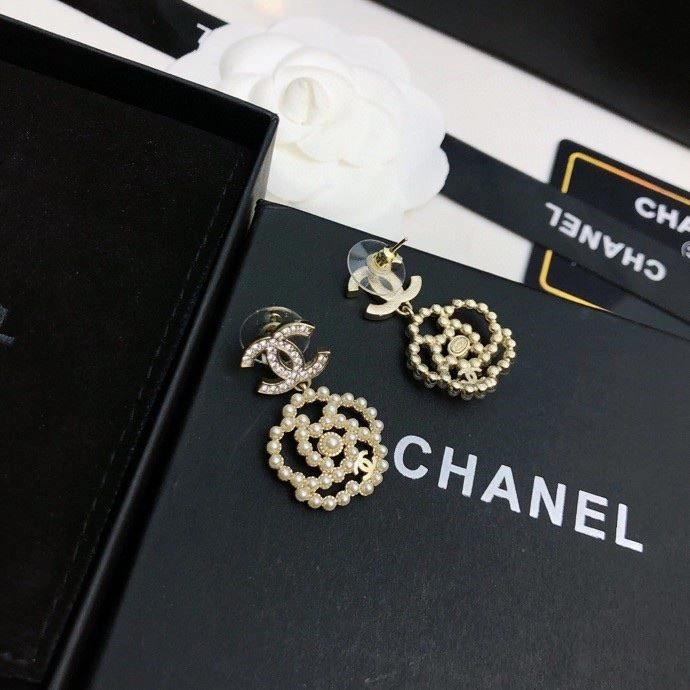 Chanel Earrings ModernLook 222489