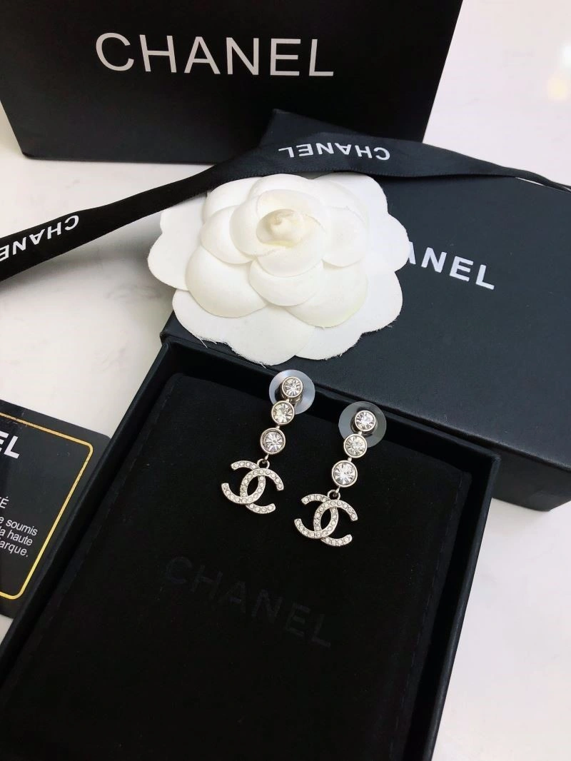 EyeCatching Chanel Earrings 222490