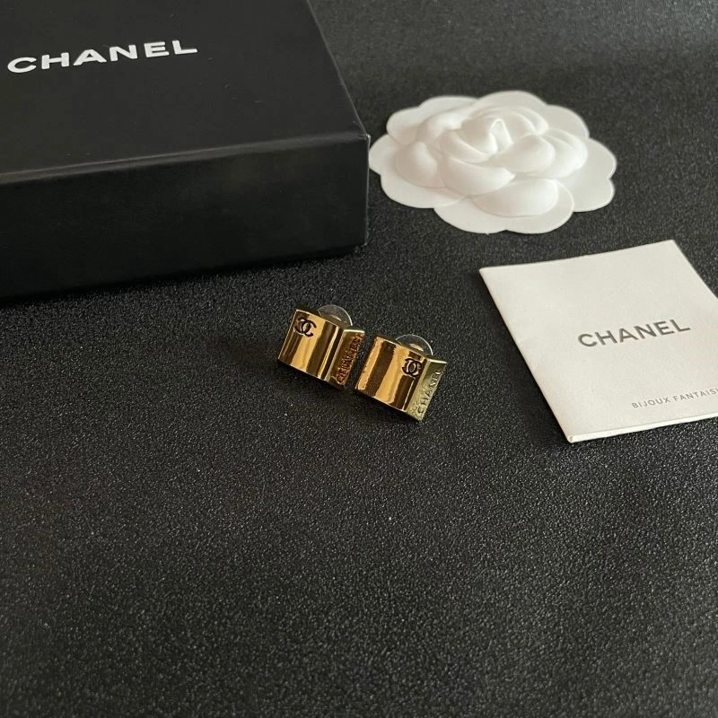 Chanel Earrings Affordable 222441