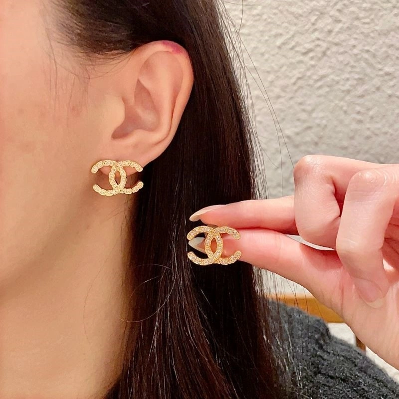 Compact Chanel Earrings 222411