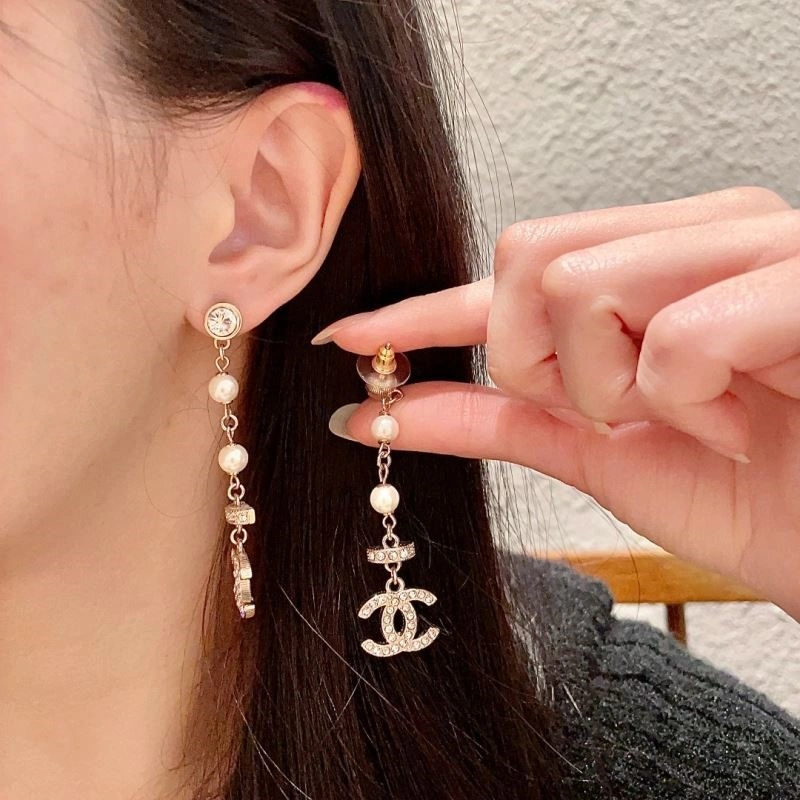 Comfortable Chanel Earrings 222428