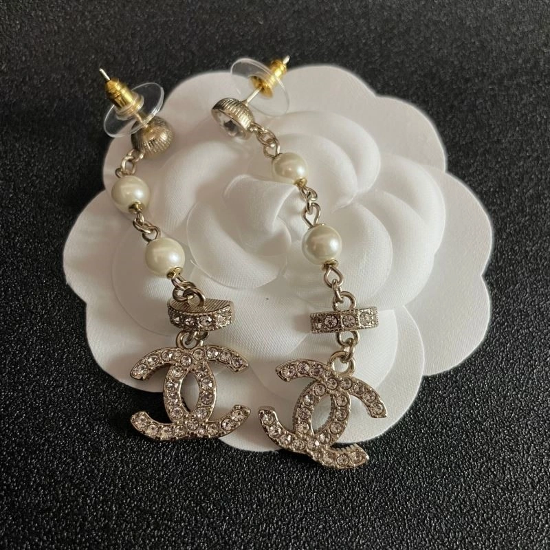 Comfortable Chanel Earrings 222428