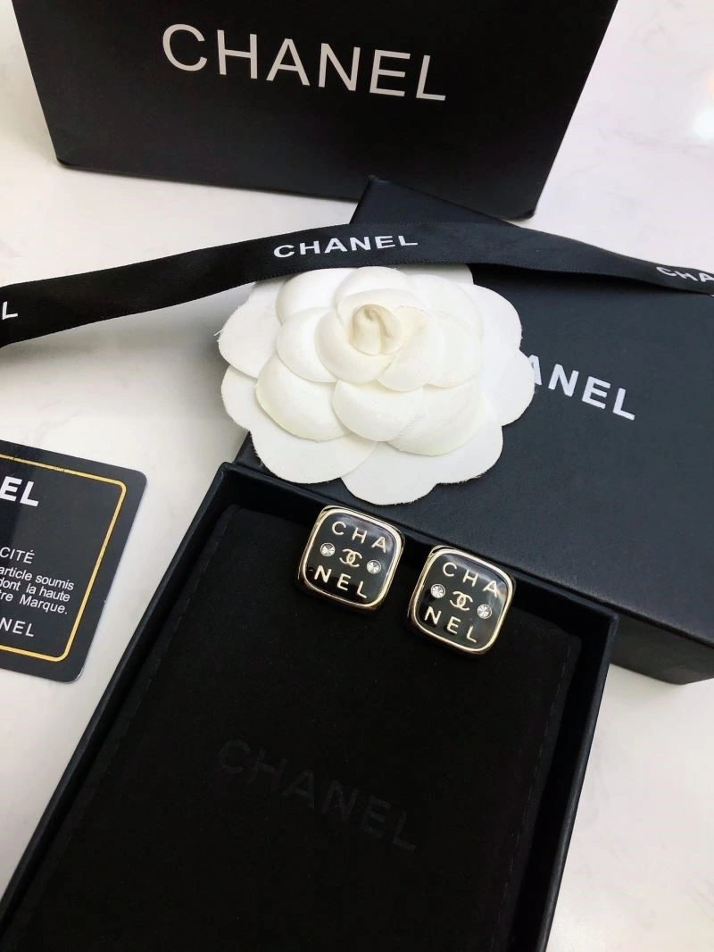 Chanel Earrings MoistureWicking 222396
