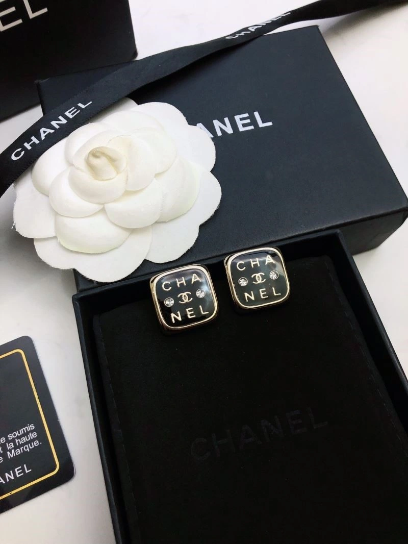 Chanel Earrings MoistureWicking 222396
