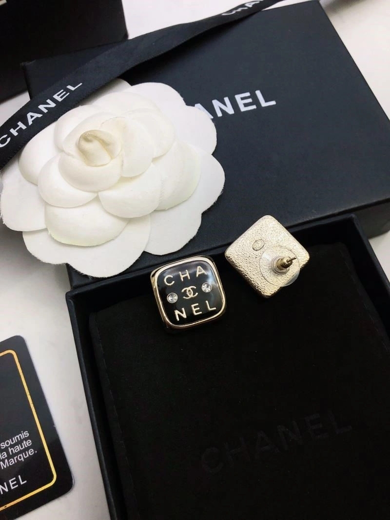 Chanel Earrings MoistureWicking 222396
