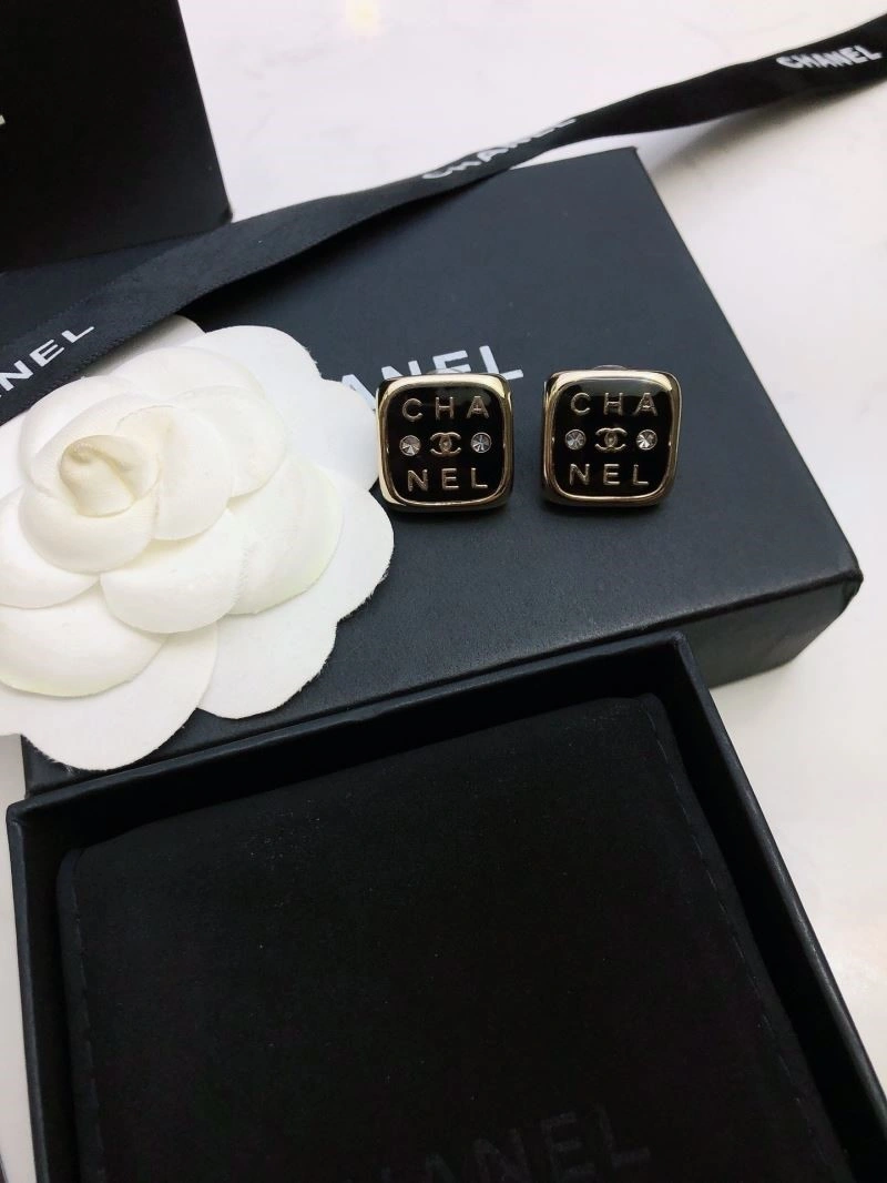 Chanel Earrings MoistureWicking 222396