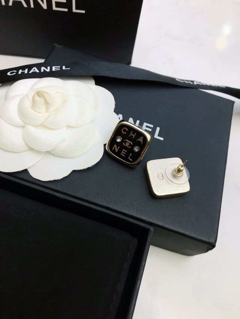 Chanel Earrings MoistureWicking 222396