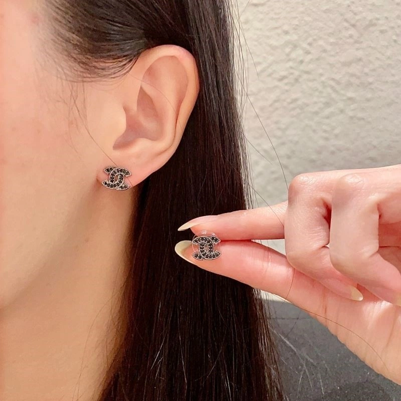 Trendy Chanel Earrings 222386