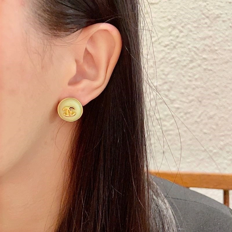 Sleek Chanel Earrings 222388