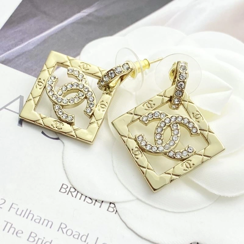 Minimalist Chanel Earrings 222372