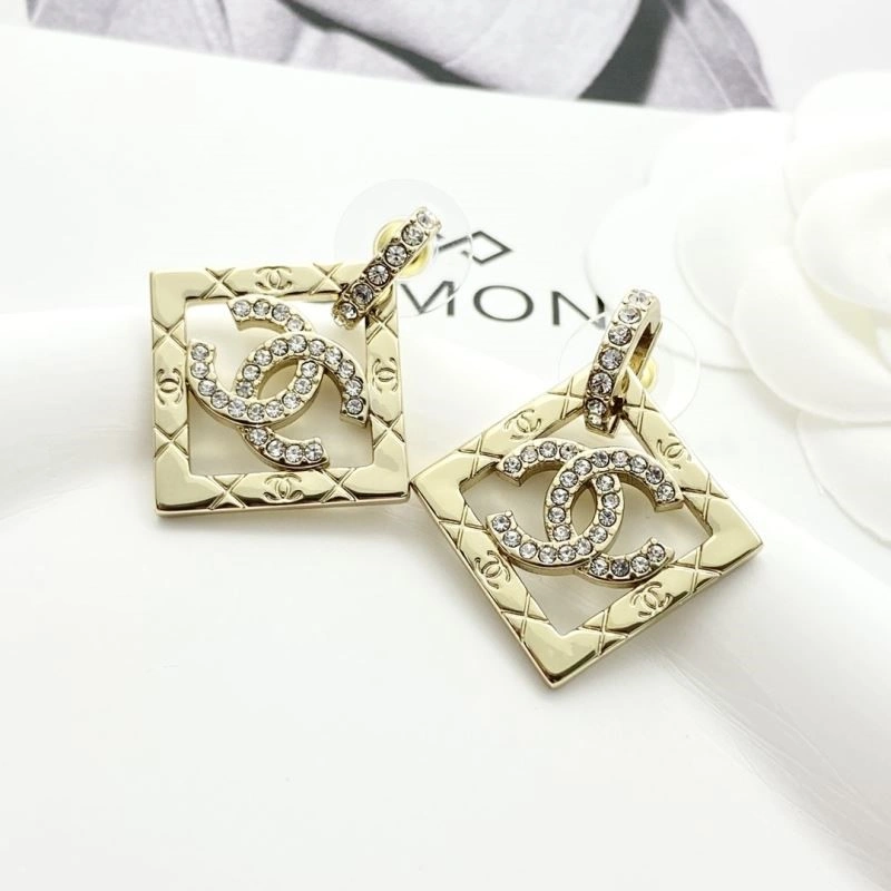 Minimalist Chanel Earrings 222372