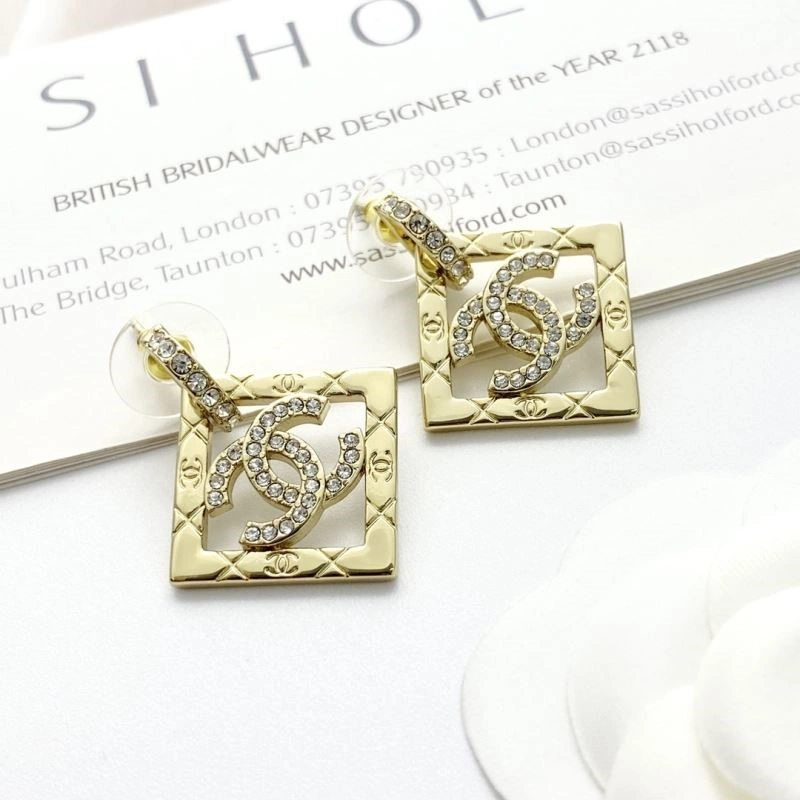Minimalist Chanel Earrings 222372