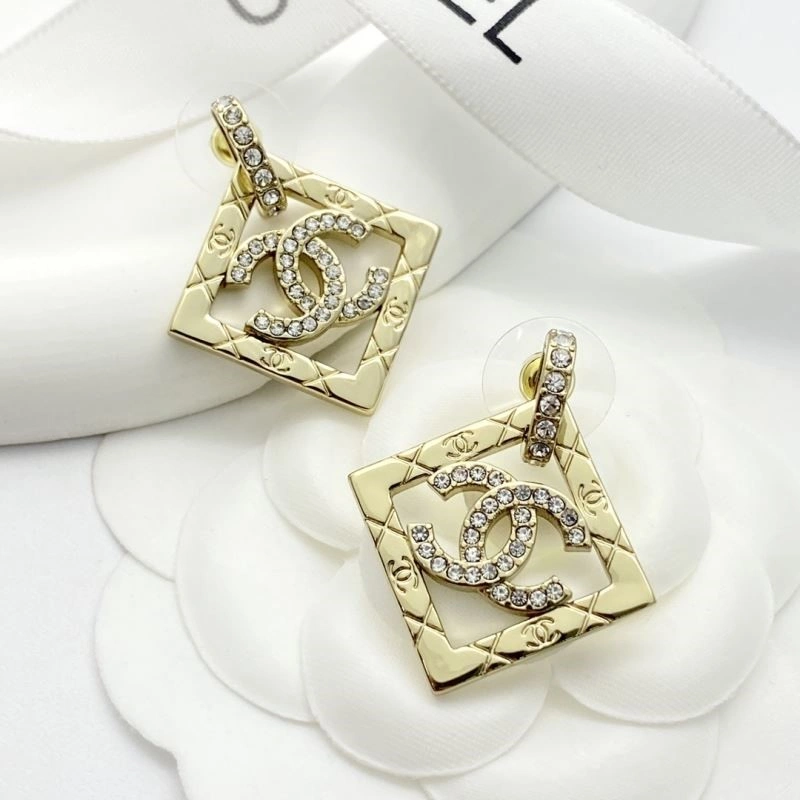 Minimalist Chanel Earrings 222372