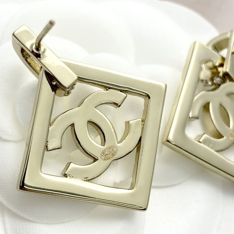 Minimalist Chanel Earrings 222372