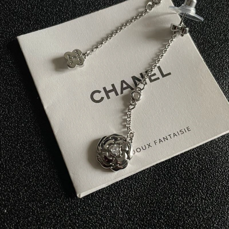 Chanel Earrings Sophisticated 222364