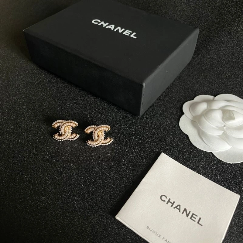 Practical Chanel Earrings 222357