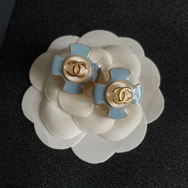 EyeCatching Chanel Earrings 222321