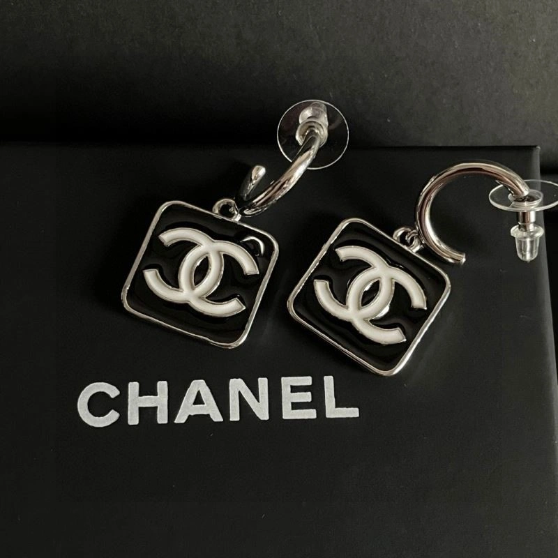 Tailored Chanel Earrings 222344