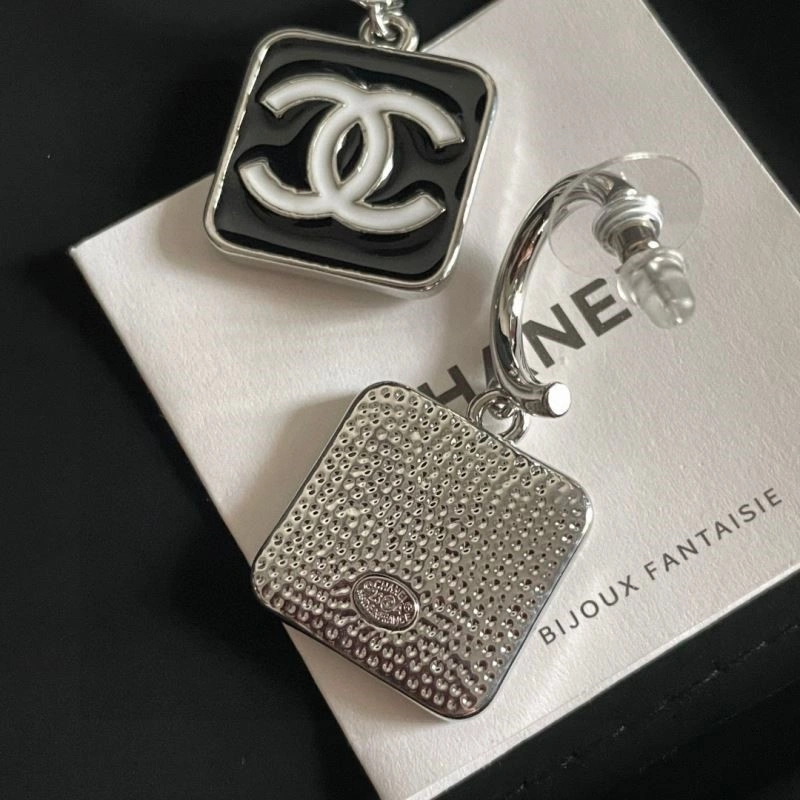 Tailored Chanel Earrings 222344