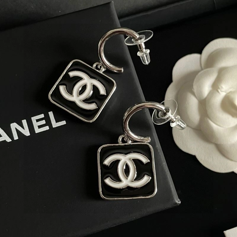 Tailored Chanel Earrings 222344