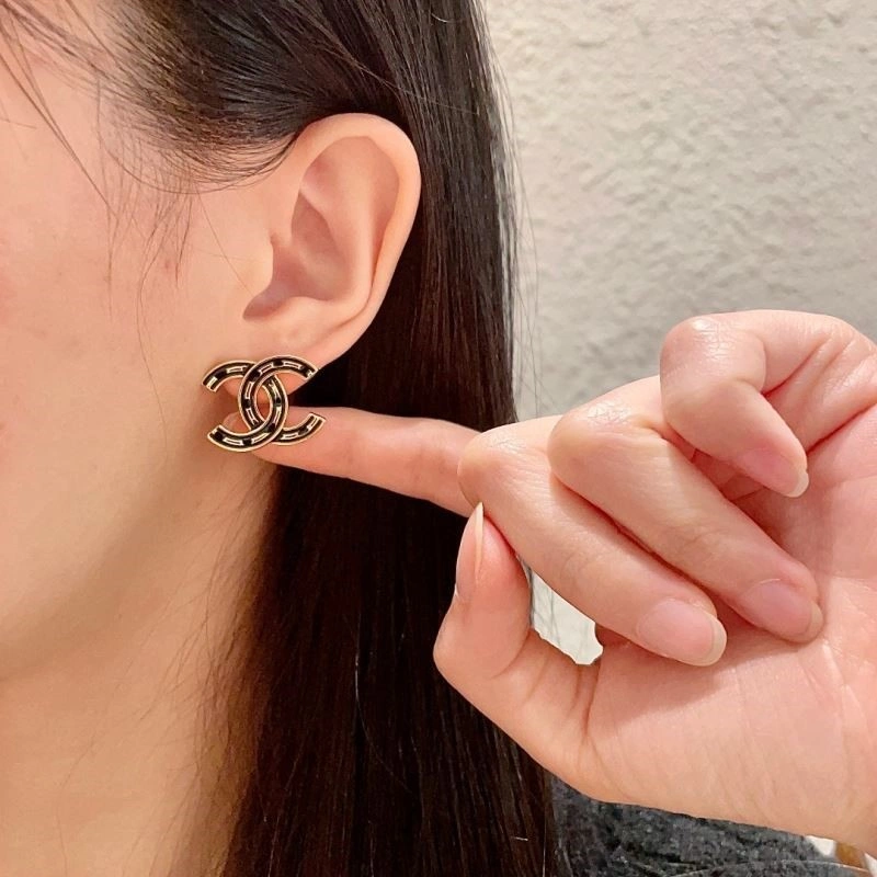 Lightweight Chanel Earrings 221852