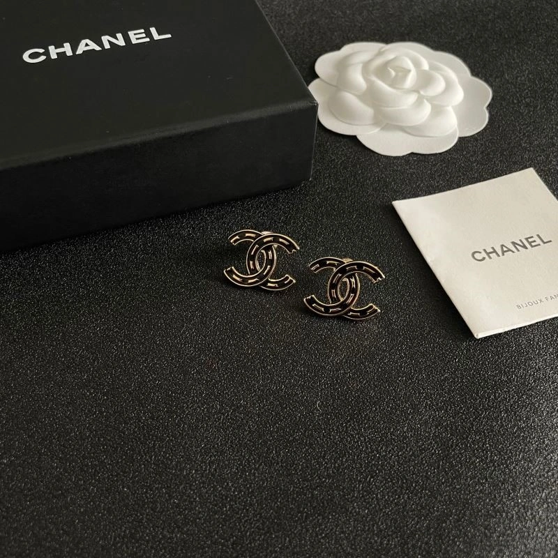Lightweight Chanel Earrings 221852