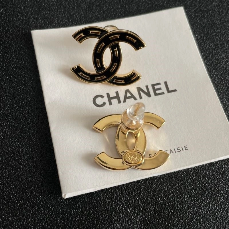 Lightweight Chanel Earrings 221852