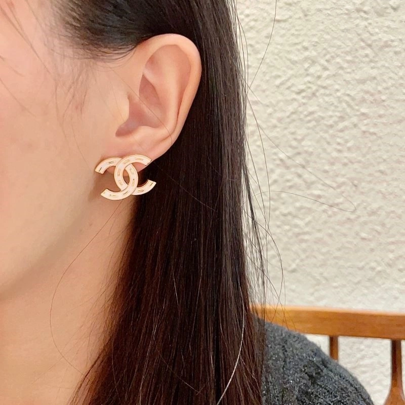 Sophisticated Chanel Earrings 221732