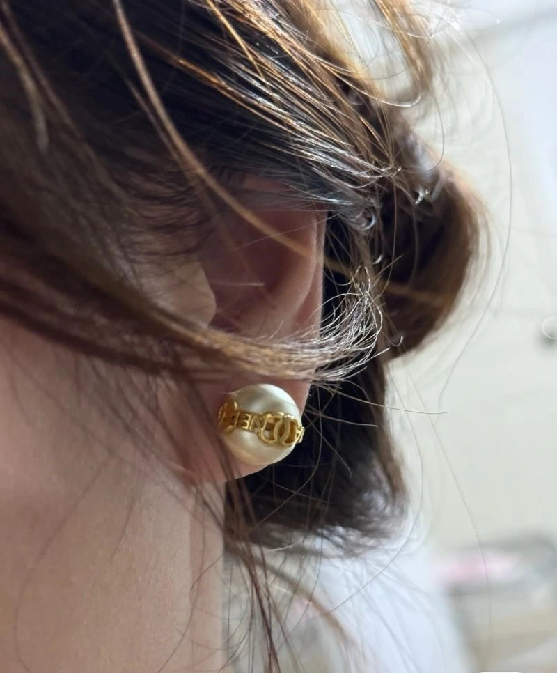 Supportive Chanel Earrings 221728