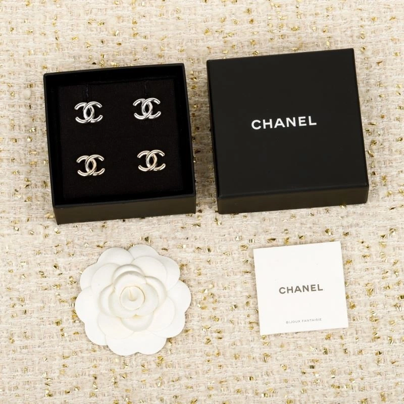 Unique Chanel Earrings 221714