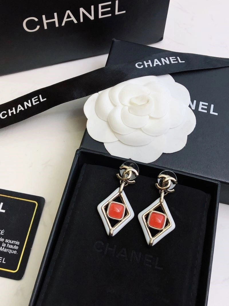 Chanel Earrings Versatile 221713