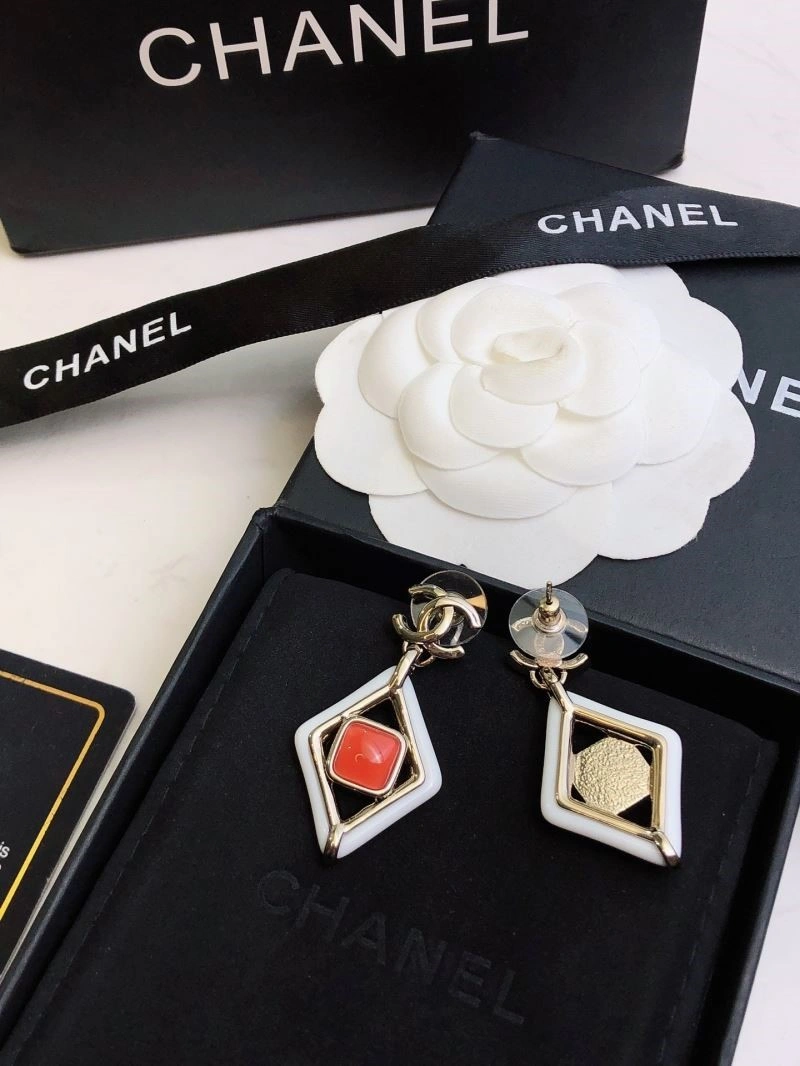 Chanel Earrings Versatile 221713
