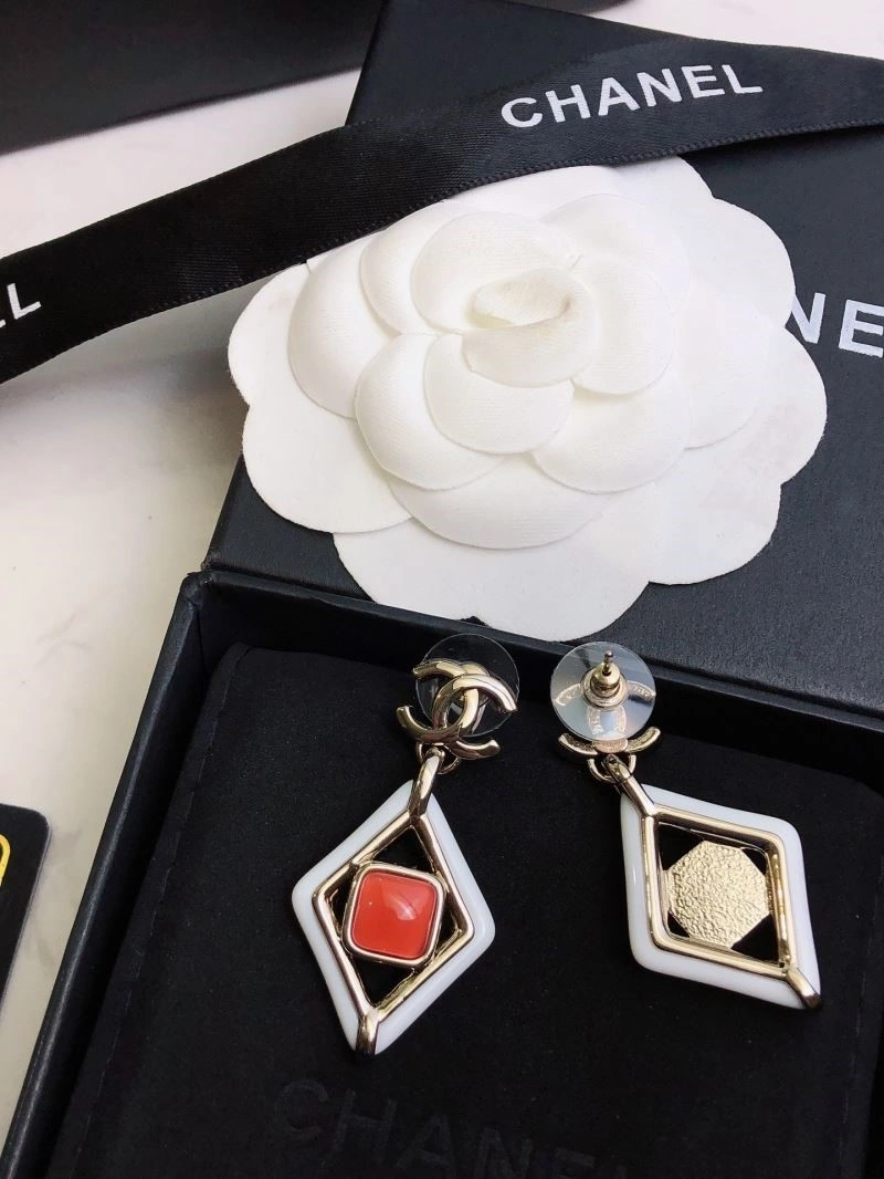 Chanel Earrings Versatile 221713