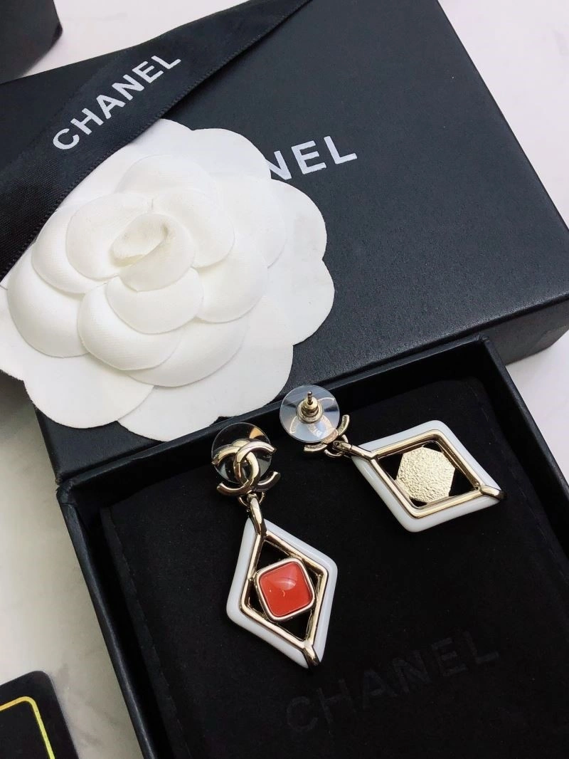 Chanel Earrings Versatile 221713