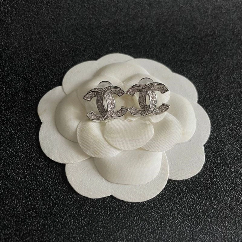 Lightweight Chanel Earrings 221692