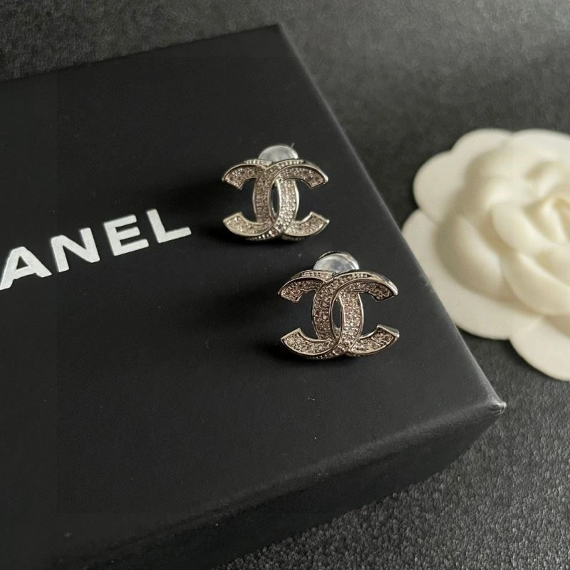 Lightweight Chanel Earrings 221692