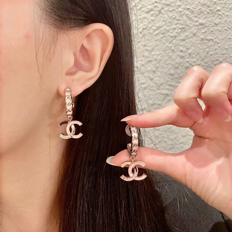 Fashionable Chanel Earrings 221672