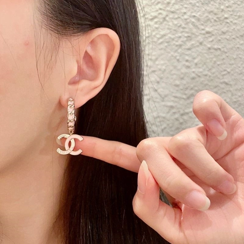 Fashionable Chanel Earrings 221672