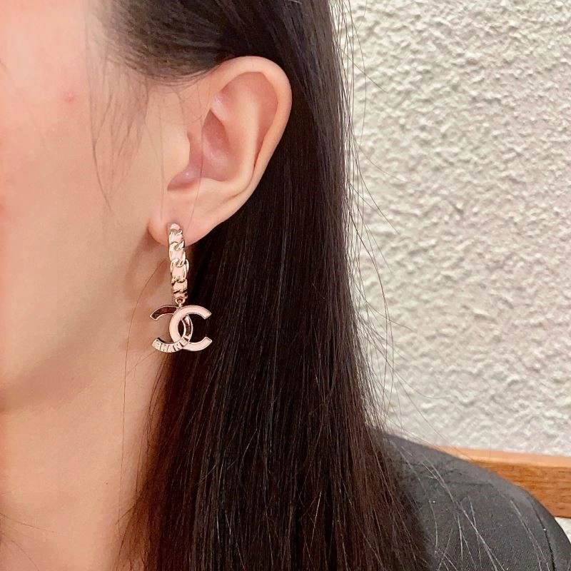 Fashionable Chanel Earrings 221672