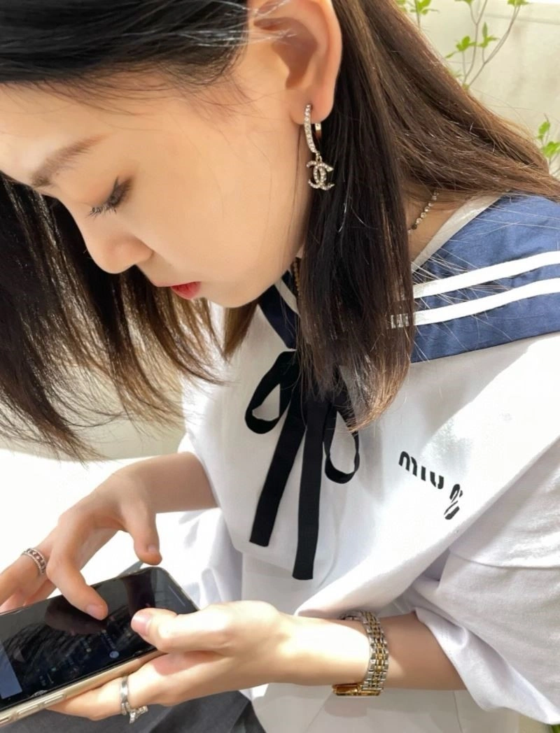 Refined Chanel Earrings 221676