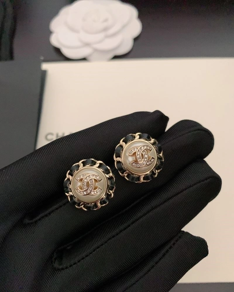 Breathable Chanel Earrings 221680