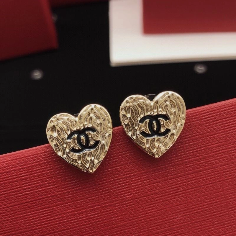 Comfortable Chanel Earrings 221640