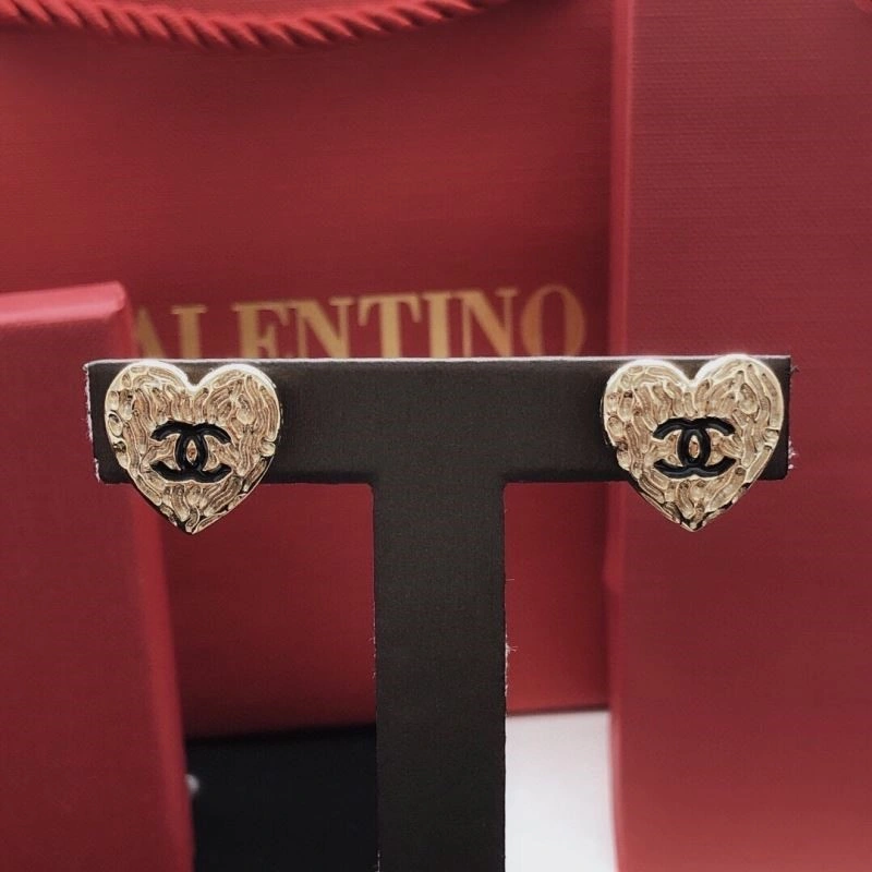 Comfortable Chanel Earrings 221640