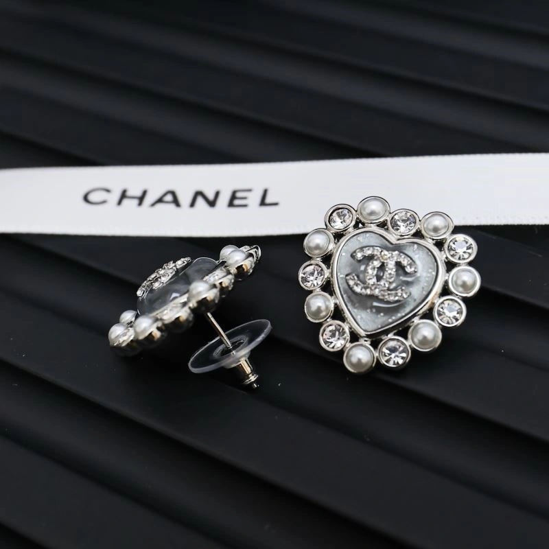 Chanel Earrings Packable 221678