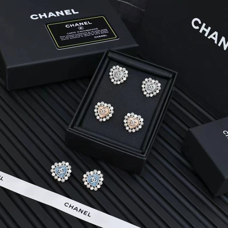 Chanel Earrings Packable 221678
