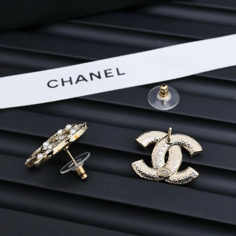 Breathable Chanel Earrings 221650